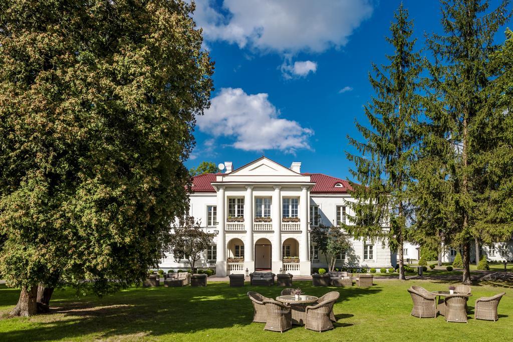Palac Zegrzynski Зегрже Экстерьер фото